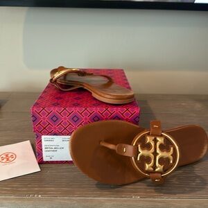 Tory Burch Miller Metal/Leather Bourbon Miele Sz 9